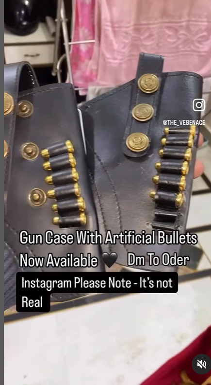 Gun Cover with 6 Peetal Bullets